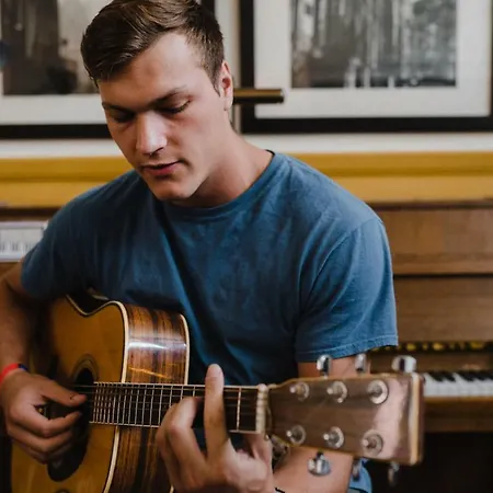 Shelter Jordan Christian *