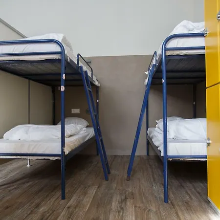 Shelter Jordan Christian Amsterdam