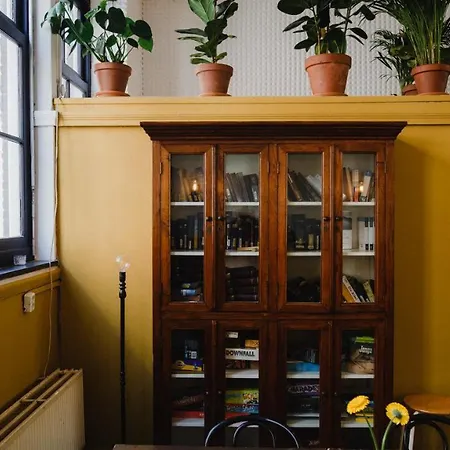 Shelter Jordan Christian