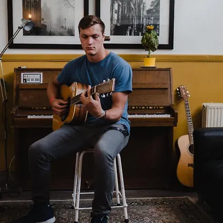 Shelter Jordan Christian