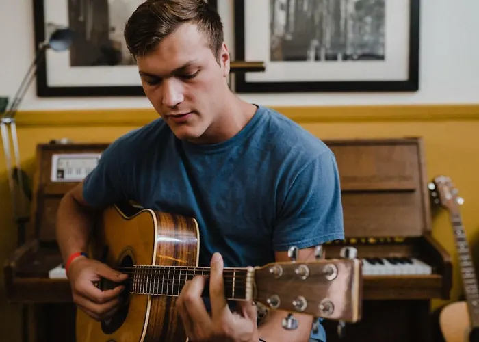 Shelter Jordan Christian *